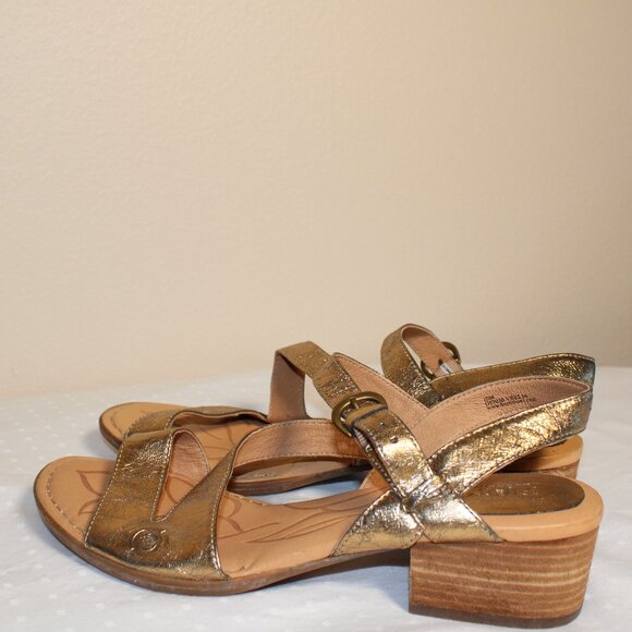 Born Gold metallic leather heeled sandals size 10 - Picture 4 of 4